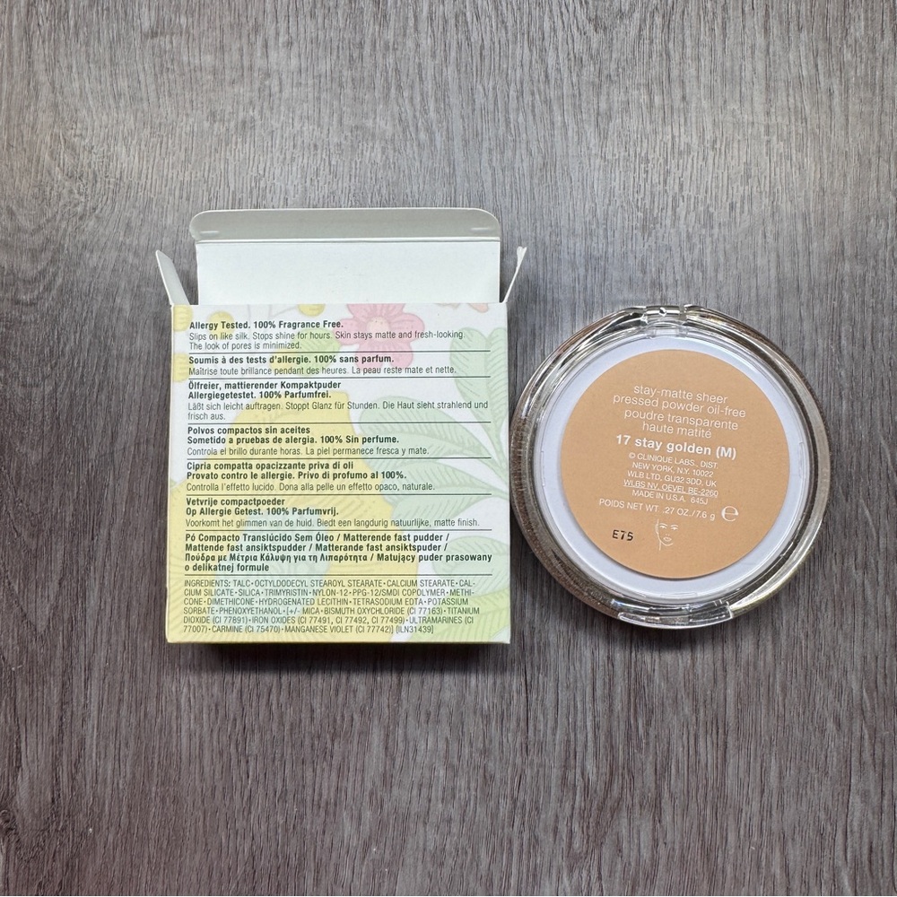 Clinique Stay-Matte Sheer Pressed Powder Foundation Oil-free 17 Stay Golden 7.6g - Picture 3 of 4